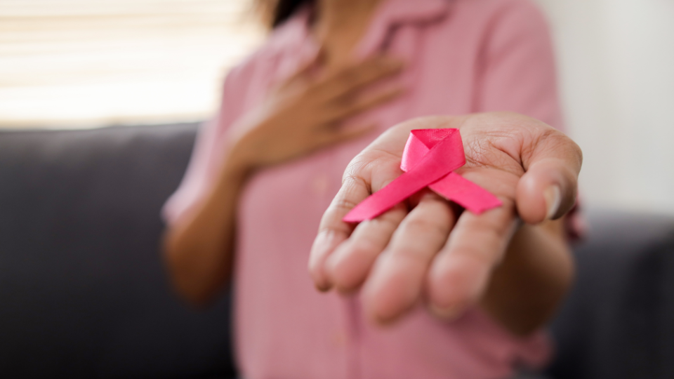 Tumore al seno: controlli, sintomi e buone pratiche di prevenzione