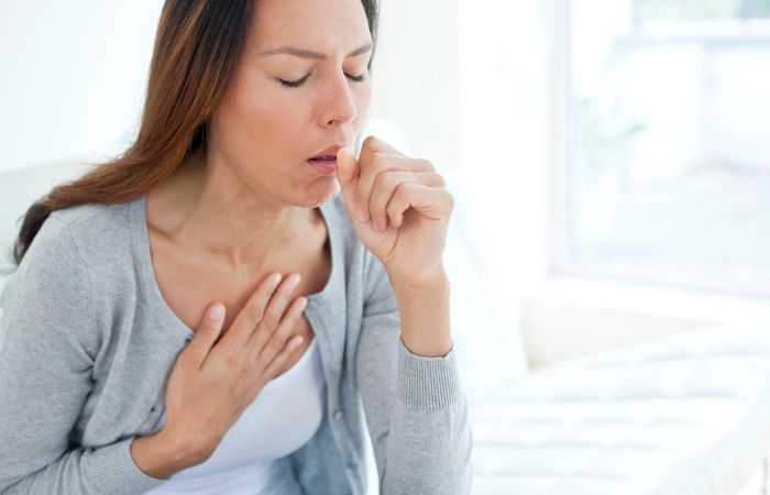 Tosse che non passa dopo estate e primi sbalzi termici: quando approfondire